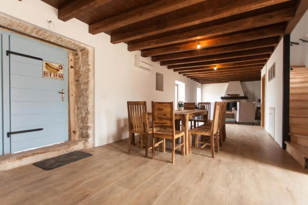 Villa Macini Modrušani Croacia