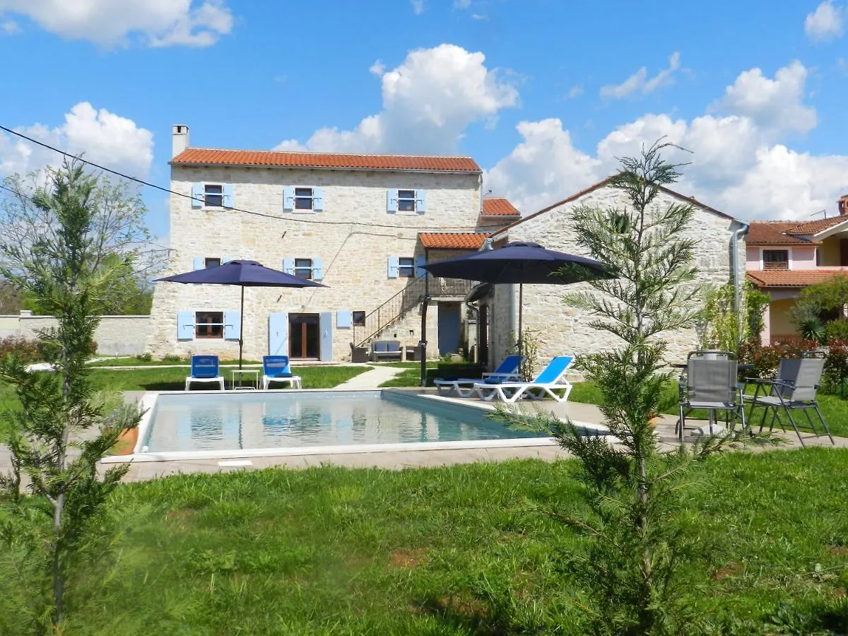 Villa Macini Modrušani Croacia