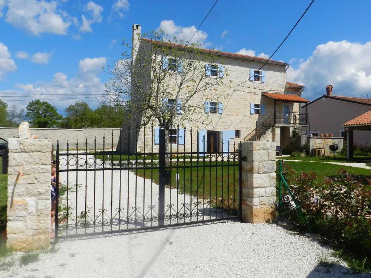 Villa Macini Modrušani